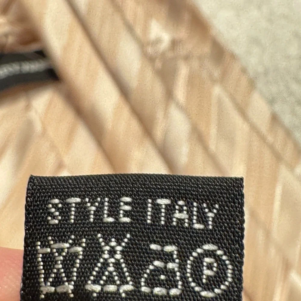 Barry Wang Tie Beige Gold Diagonal Stripe 100% Silk Italy Preppy NWT Business